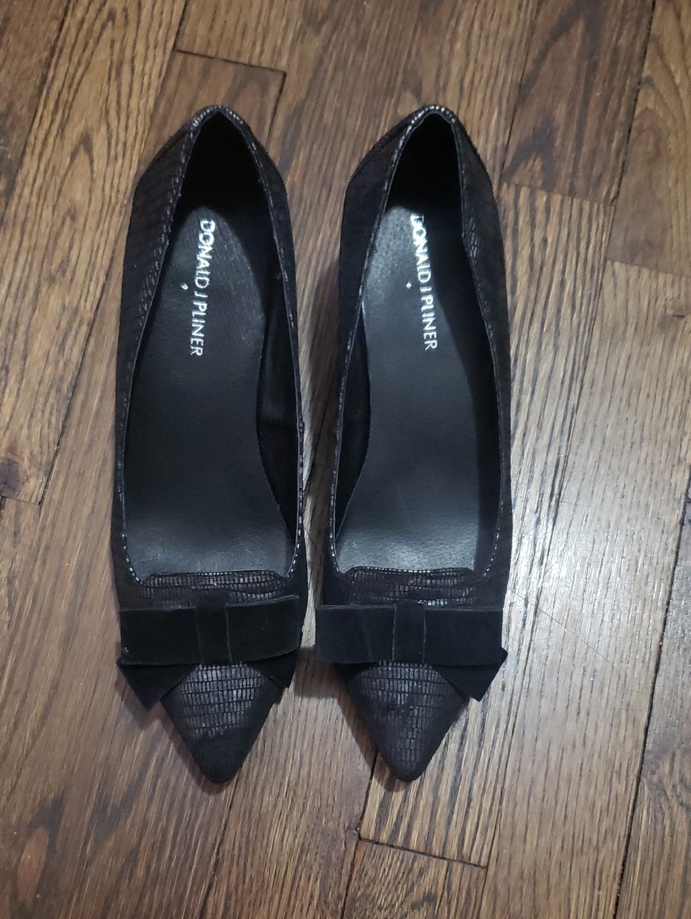 Donald J. Pliner Black Pointed-Toe Bow Pumps with Subtle Texture
